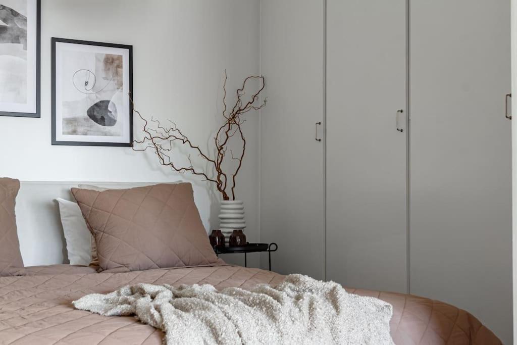 Affordable Studio In Trendy Sofo, Construction Work Stockholm Luaran gambar