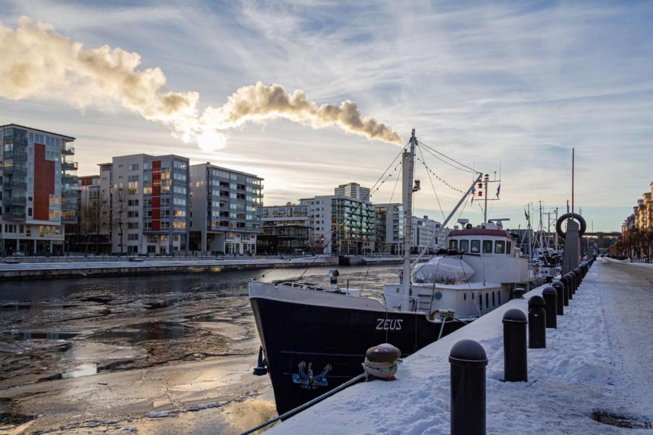 Affordable Studio In Trendy Sofo, Construction Work Stockholm Luaran gambar